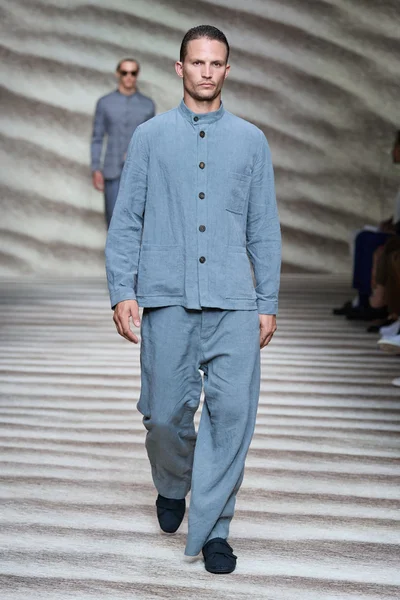 Look 13